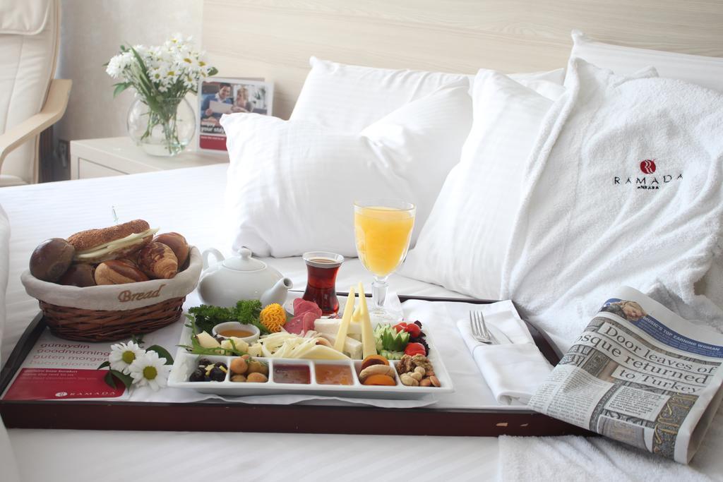 Ramada By Wyndham Ankara Hotel Bagian luar foto