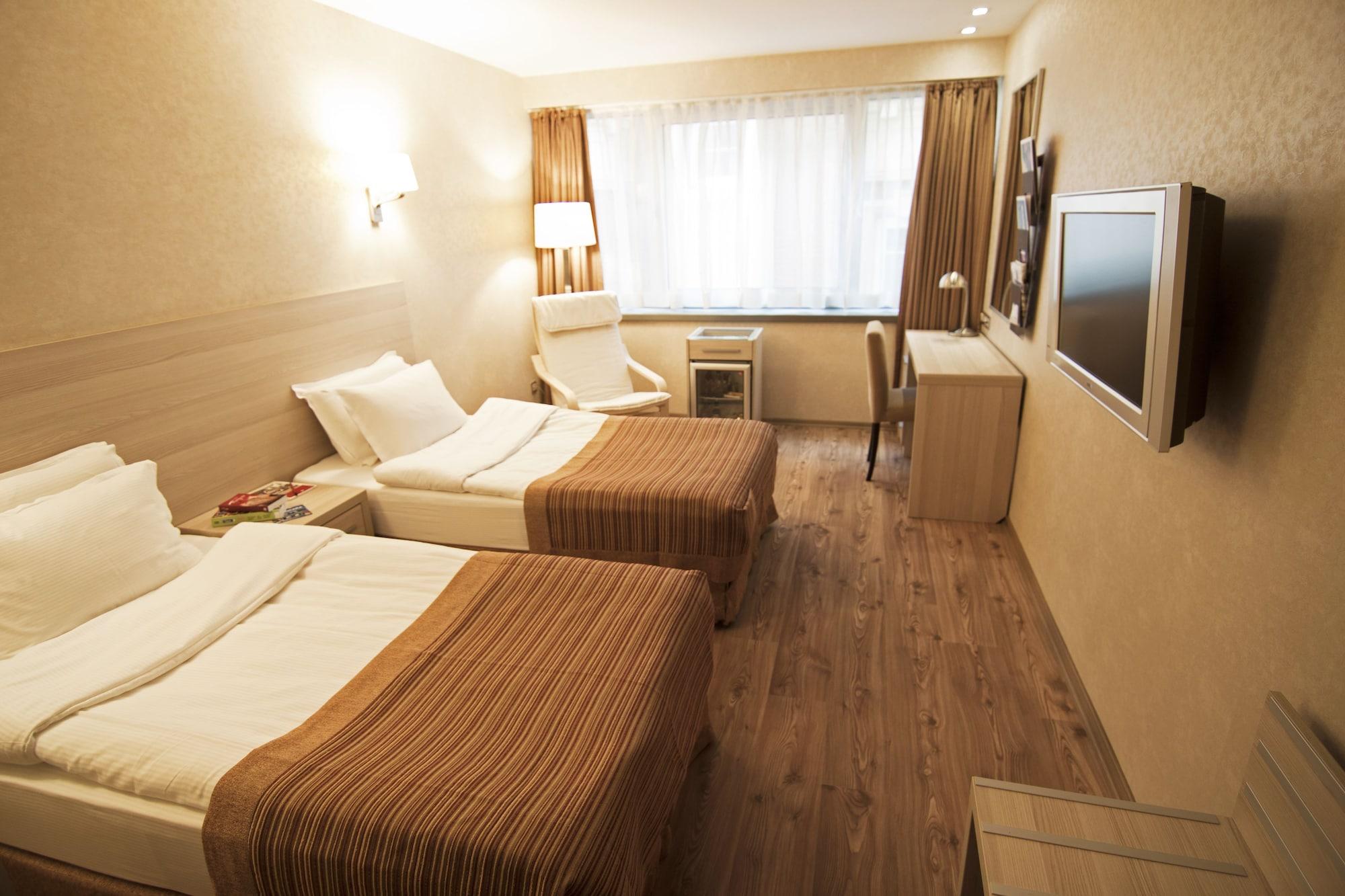 Ramada By Wyndham Ankara Hotel Bagian luar foto
