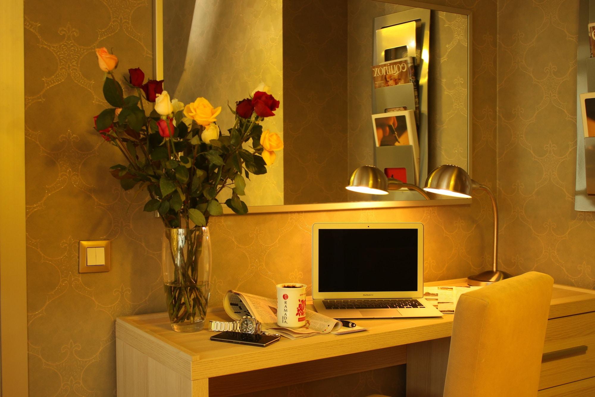 Ramada By Wyndham Ankara Hotel Bagian luar foto