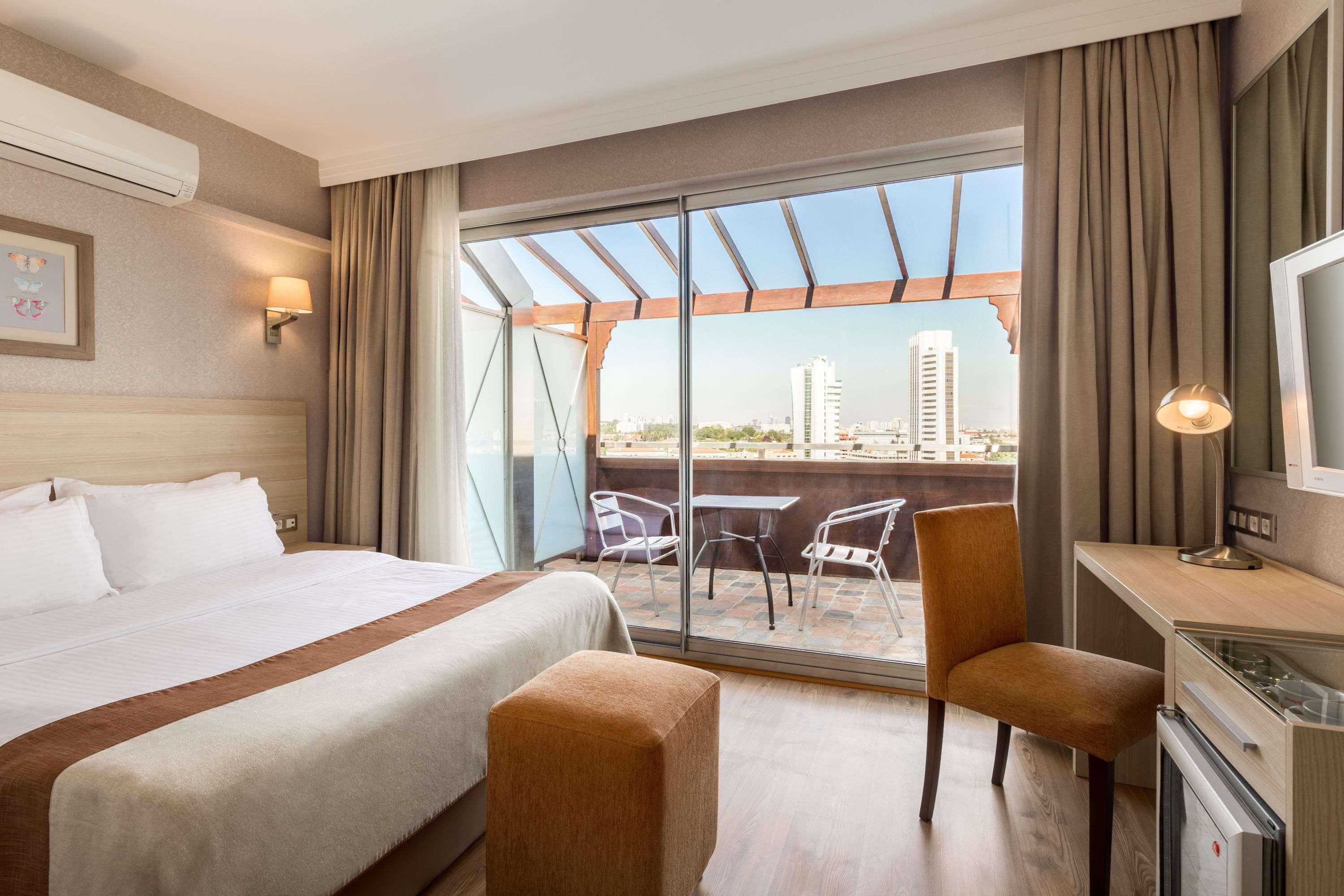 Ramada By Wyndham Ankara Hotel Bagian luar foto