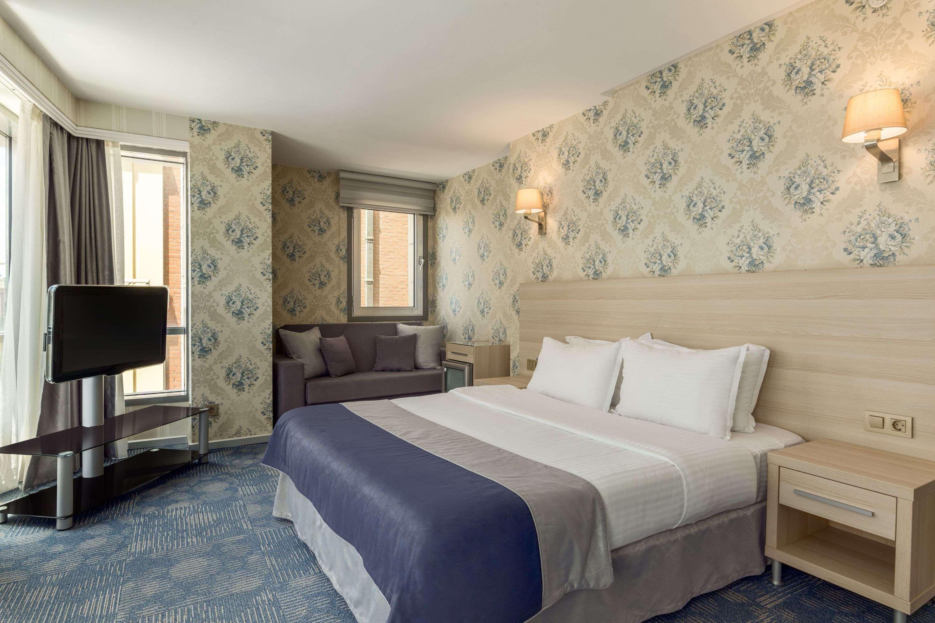 Ramada By Wyndham Ankara Hotel Bagian luar foto