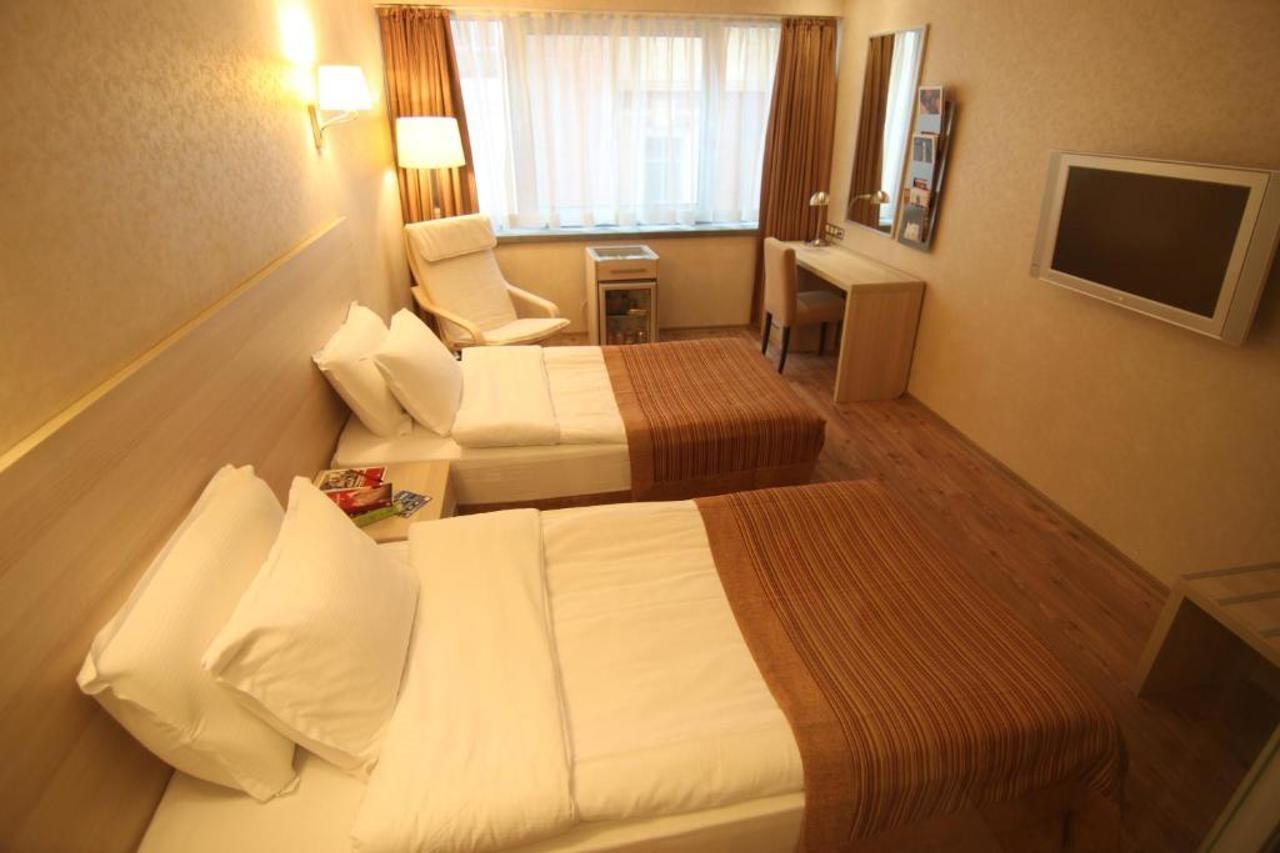 Ramada By Wyndham Ankara Hotel Bagian luar foto