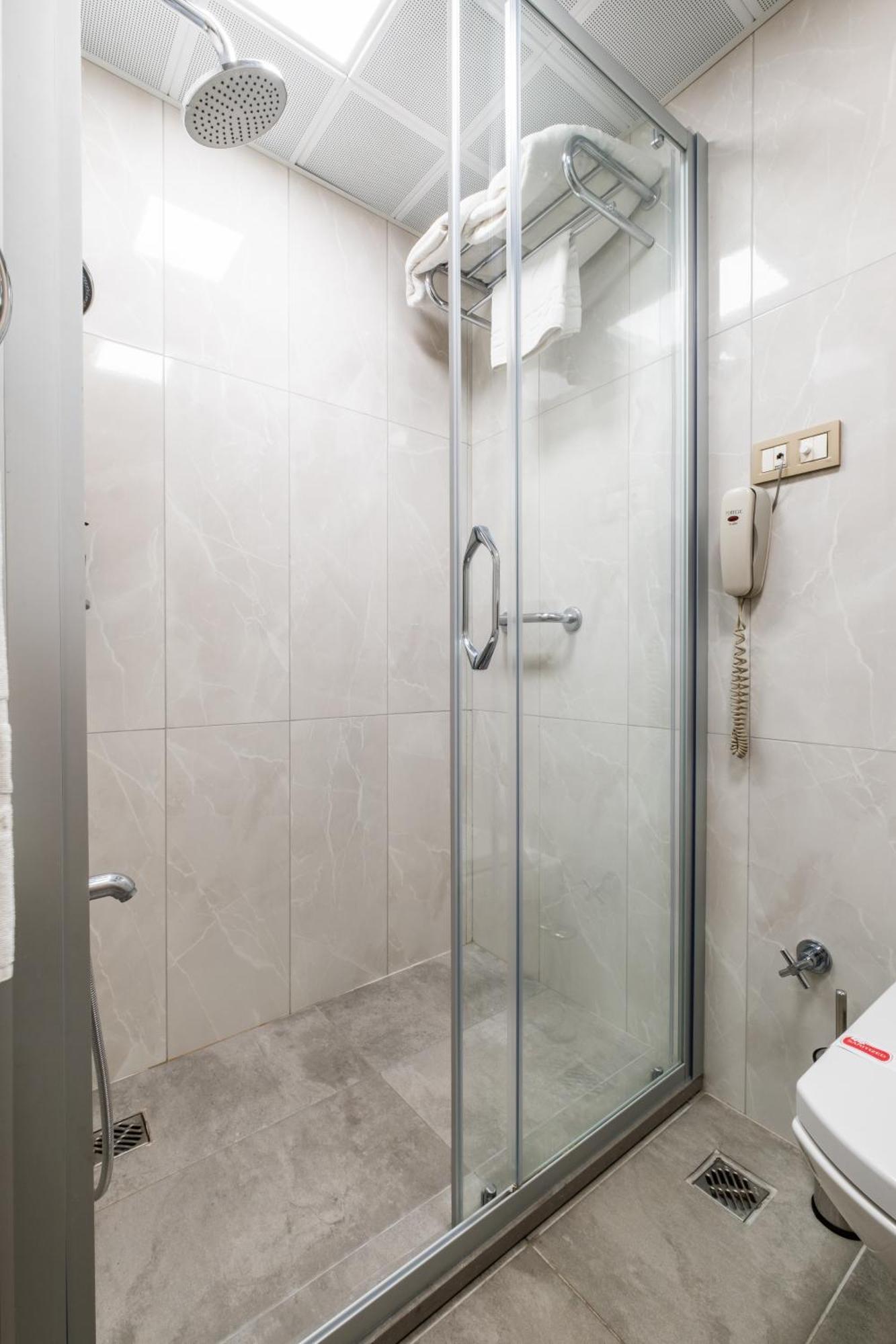 Ramada By Wyndham Ankara Hotel Bagian luar foto