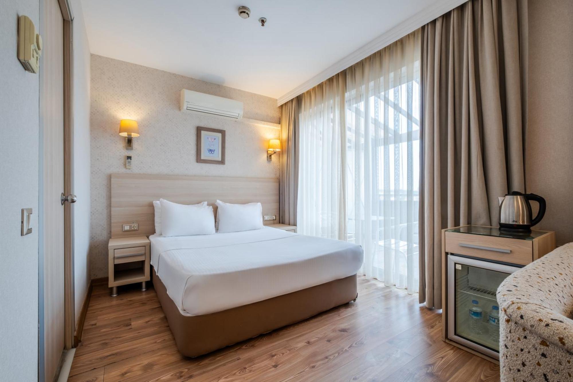 Ramada By Wyndham Ankara Hotel Bagian luar foto