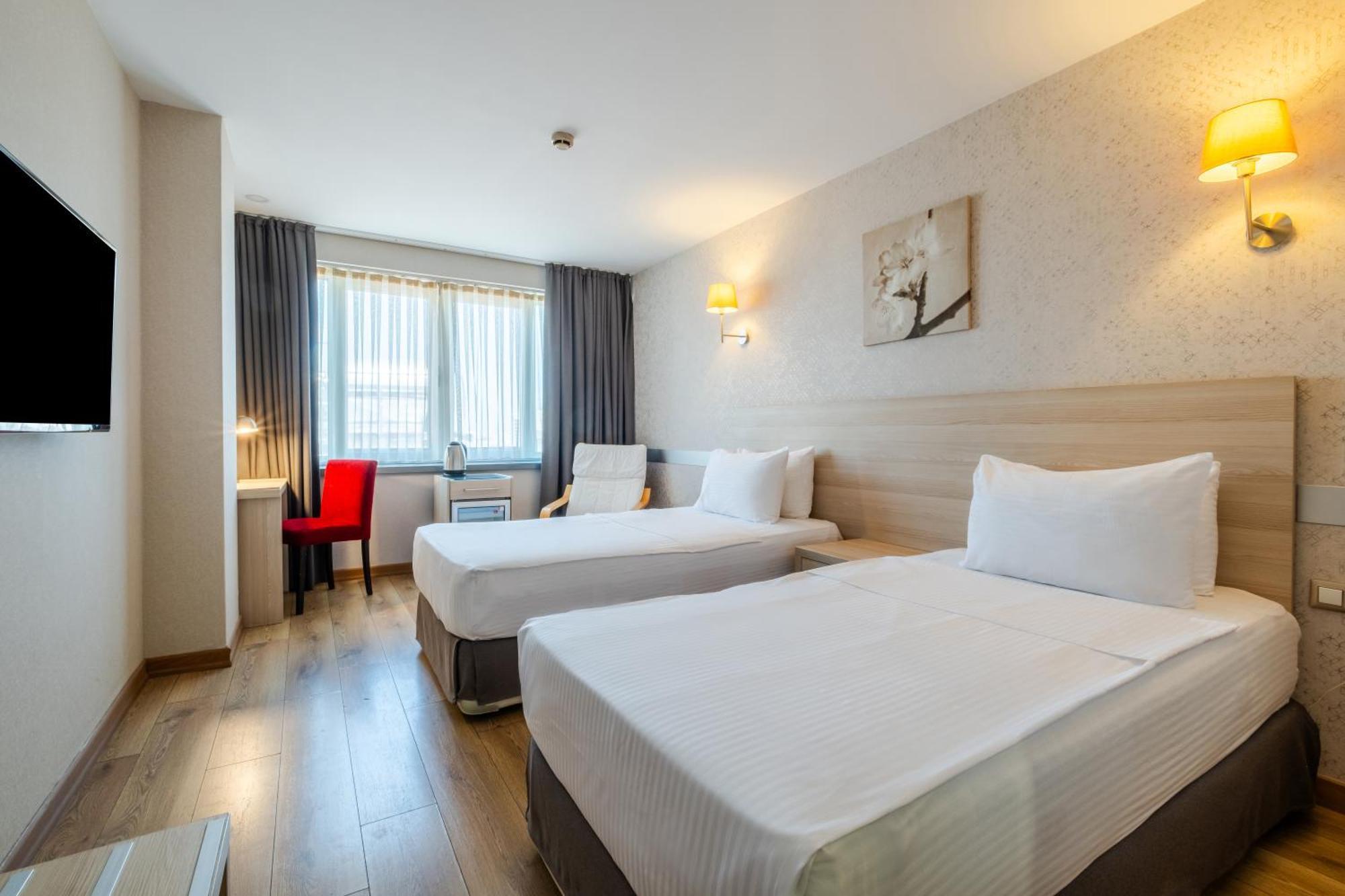 Ramada By Wyndham Ankara Hotel Bagian luar foto