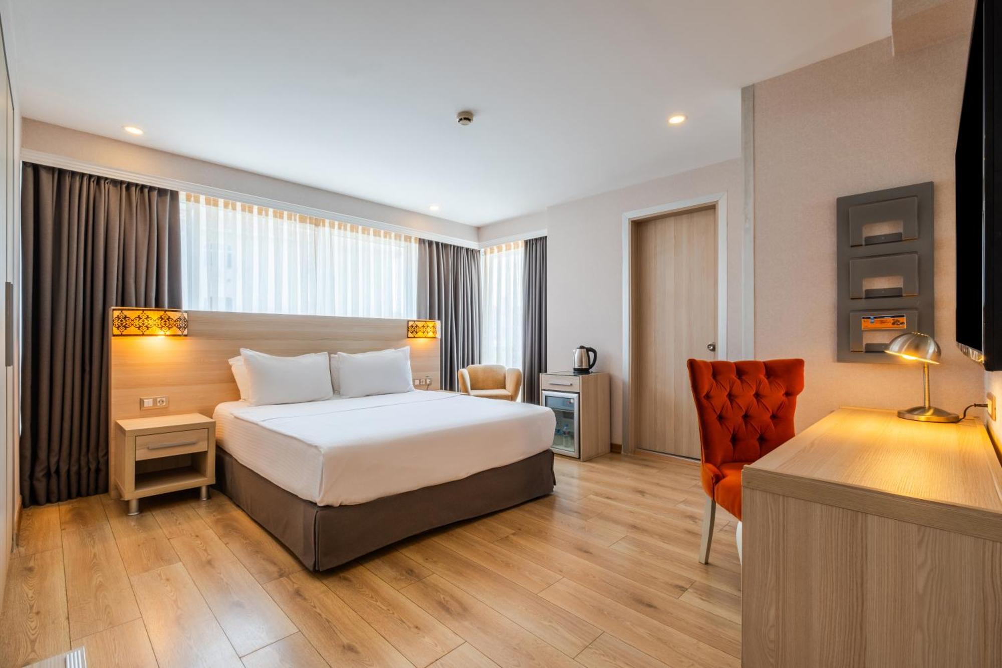Ramada By Wyndham Ankara Hotel Bagian luar foto