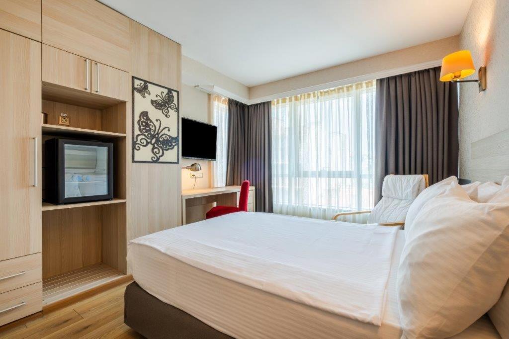Ramada By Wyndham Ankara Hotel Bagian luar foto